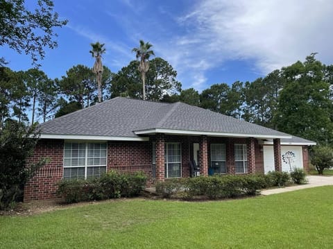 Beautiful home with a large back yard in a quiet neighborhood
