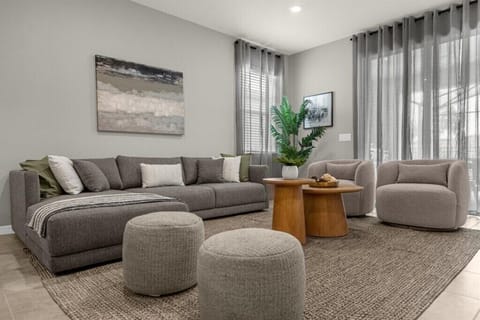 3895 Lana Ave 01.jpg
