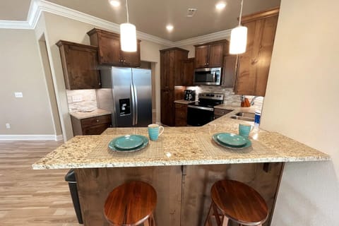 Dining Area | Kitchen