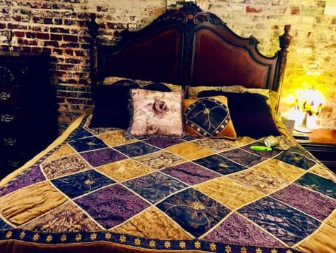 King bed. Luxury linens, vast pillow options & wonderfully comfortable mattress