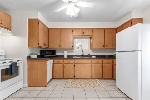 Plenty of counter space for meal prep!