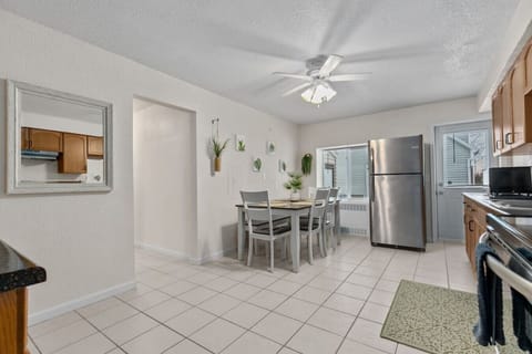 Ample lighting in the kitchen for when you want to prepare a meal!