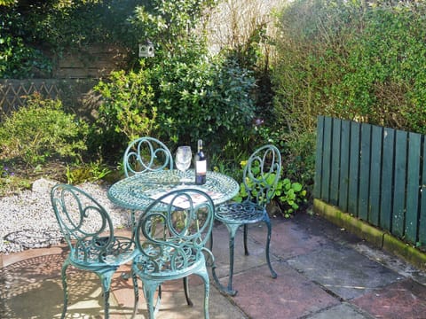 Sitting-out-area | Chy-Vean, Madron, near Penzance