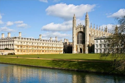 All locations in walking distance - Kings College chapel