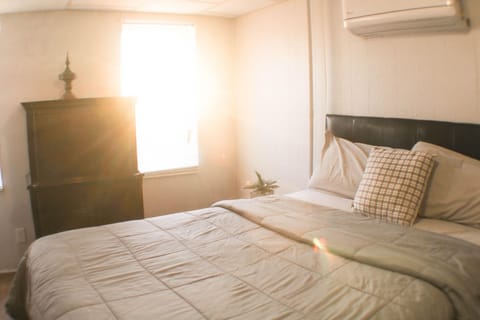 Comfy Queen Bedroom 2