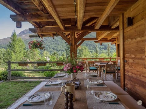 Outdoor Dinning Area