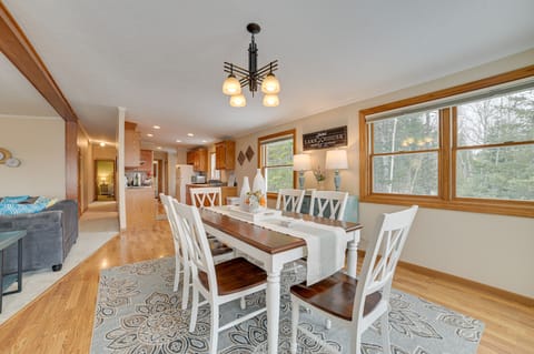 Dining Table | Dishware & Flatware Provided