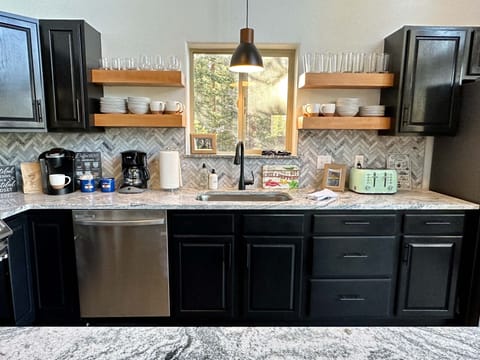 Updated, modern, crisp, clean kitchen, fully stocked and ready for guests