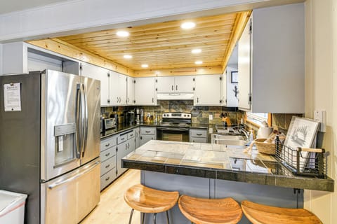 Kitchen | Coffee Maker | Dishwasher | Toaster Oven