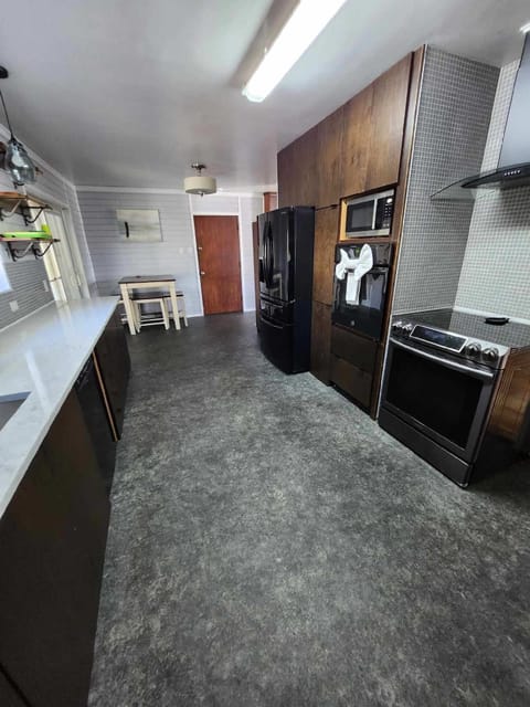 Kitchen and eating area 1