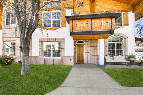 In the summer the front door has a small patio with BBQ and seating to enjoy the beautiful views and Zermatt grounds