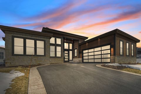 Elegant Mountain Modern Architecture