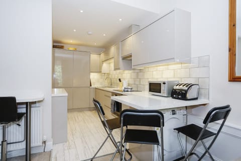 Convenient breakfast bar