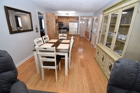 Dining to kitchen area