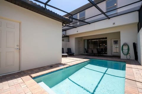 Patio w Pool