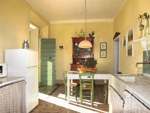 Dining Room, Kitchen