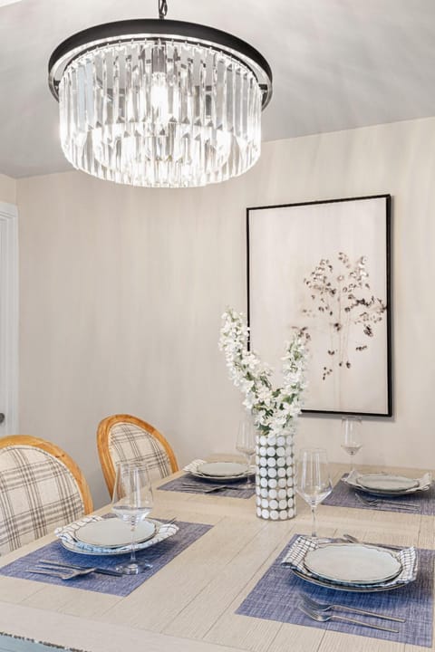 Dog Friendly Cozy Remodeled Shoreline Rambler House in Shoreline