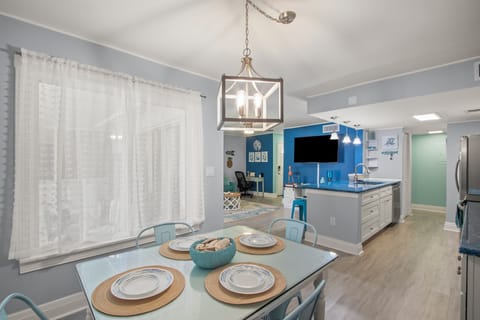 Cozy dining area off the kitchen and living room