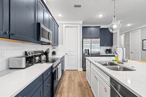 ★ "Lillian & Craig’s home was PERFECT! The kitchen had everything we needed."