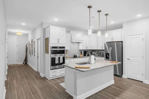 The kitchen offers everything you need to chef it up!