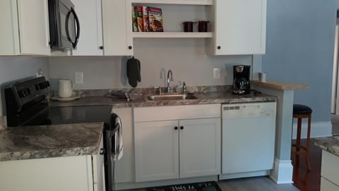 Kitchen >Sink>Dishwasher>Stove & Microwave