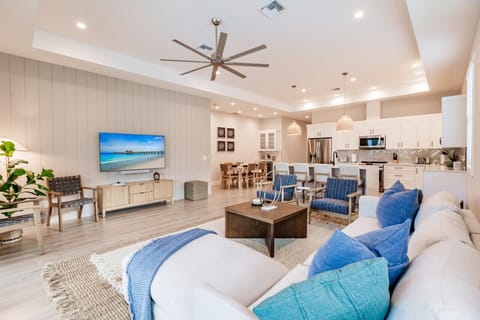 Living Room, Smart TV, Sonos Sound System.