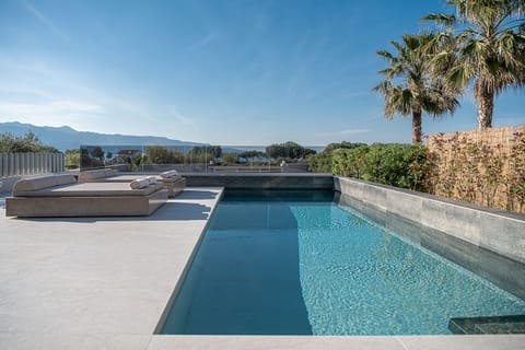 Fivi Villa reigns sublimely & is only 5 minutes walking distance to the beach.