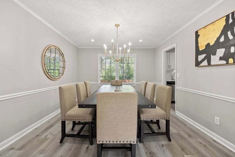 Beautiful Newly-Renovated Home in Indian Hills House in Sandy Springs