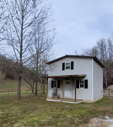 The Wee Nook is nestled in a peaceful valley