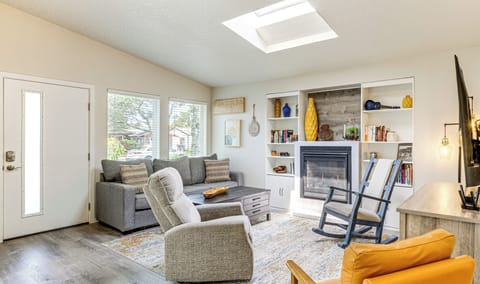 Seaside Vacation Rental | 2BR | 2BA | 850 Sq Ft | Stairs Required to Enter