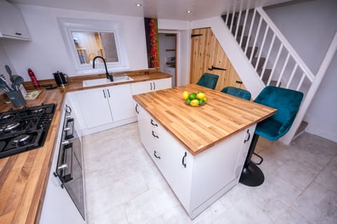 Fully equipped and ready for your home-cooked meals.
Dish washer, washing machine and tumble dryer for your convenience .