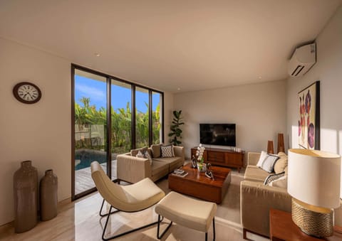 Private pool view living room 