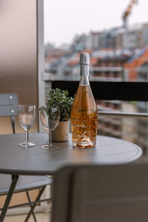 Balcony with seaview