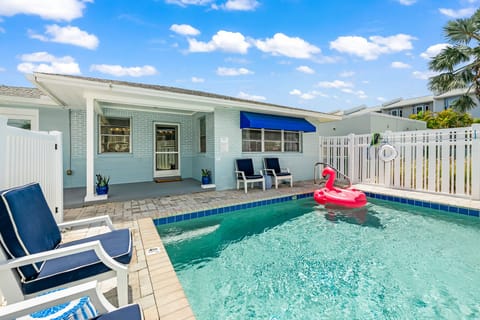 Private pool with sun loungers