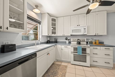 Spacious kitchen with appliances (Main Cottage)