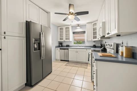 Fully equipped kitchen (Main Cottage)