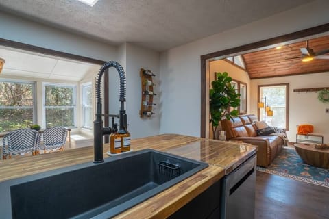 Fdacefc1 642e 4232 8e51 59a6074d45a4