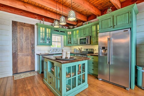 Kitchen | Drip/Keurig Coffee Maker | Dishwasher | Cooking Basics