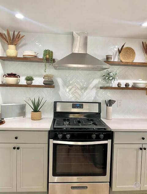 Fb1680a1 48d3 4824 b07d 2b0ce3581306