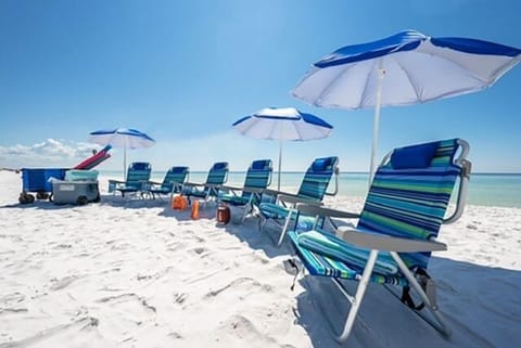 VACAY ESSENTIALS INCLUDED YEAR-ROUND: 6 Beach Chairs, 3 Umbrellas, Cooler & Beach Wagon located at Andrea's Island!