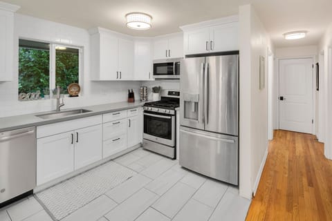 Updated Kitchen w/Gas Range