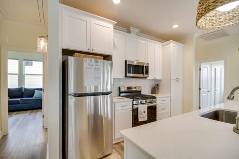 Kitchen | Blender | Coffee Bar | Keurig | Dishware & Flatware