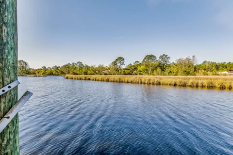 Serene waterfront living at Herron's Villa - perfect for boating enthusiasts!