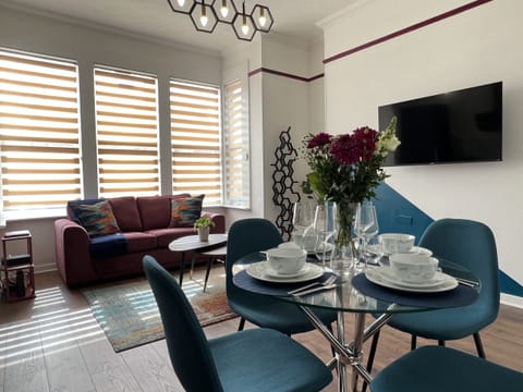 Living Room/Lunch