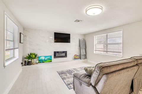 Hudson Vacation Rental | 3BR | 2BA | 1,417 Sq Ft | Step-Free Access