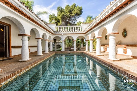 Private pool, Villa Bella, Holiday home in Marbella