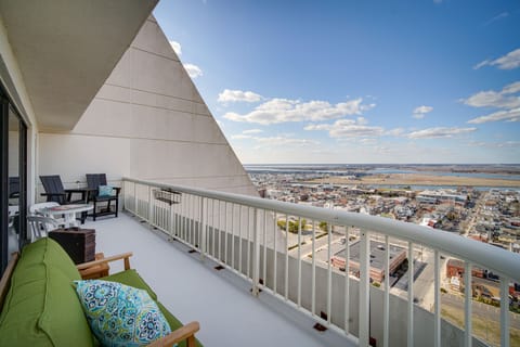 Atlantic City Vacation Rental | 1BR | 2BA | 900 Sq Ft | Step-Free w/ Elevator