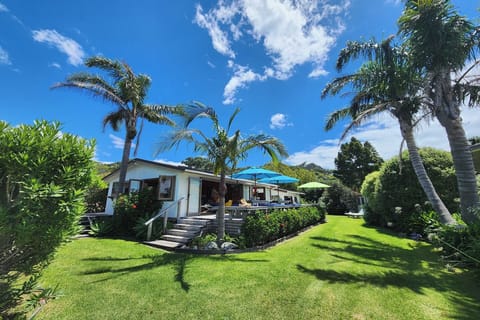 Glo's Place - only steps away from Hahei Beach