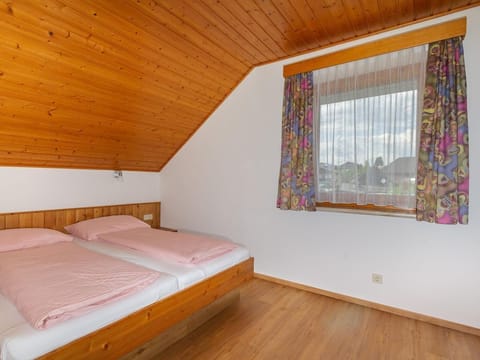 Lupinienweg - Fewo Nr. 7 - Ferienwohnungen Petschnig Bed and Breakfast in Villach