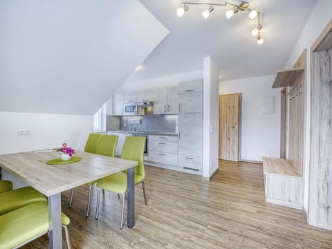 Strandbadstrasse Fewo 7 Abendrot - Ferienwohnungen Petschnig Bed and Breakfast in Villach